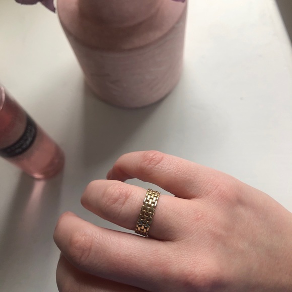 SHASHI x Revolve Linked Band Ring in Gold - Picture 4 of 8